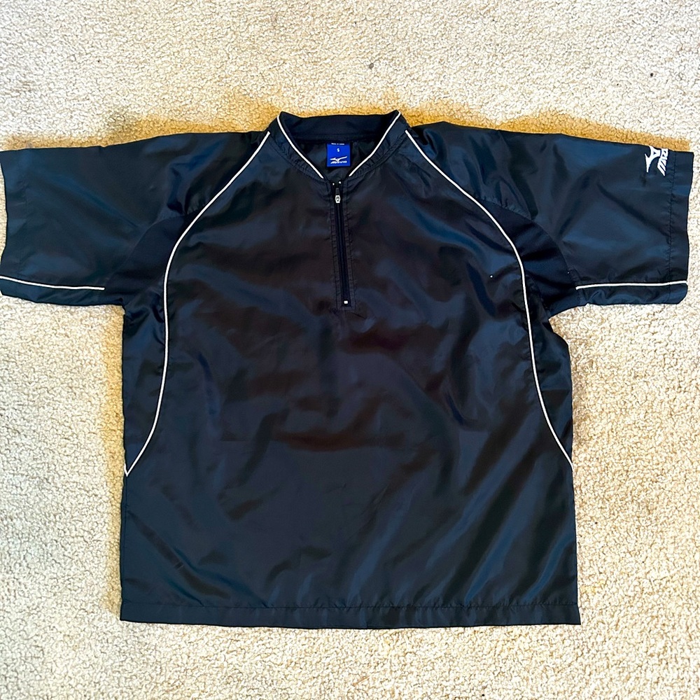 Mizuno Short Sleeve black and white windbreaker